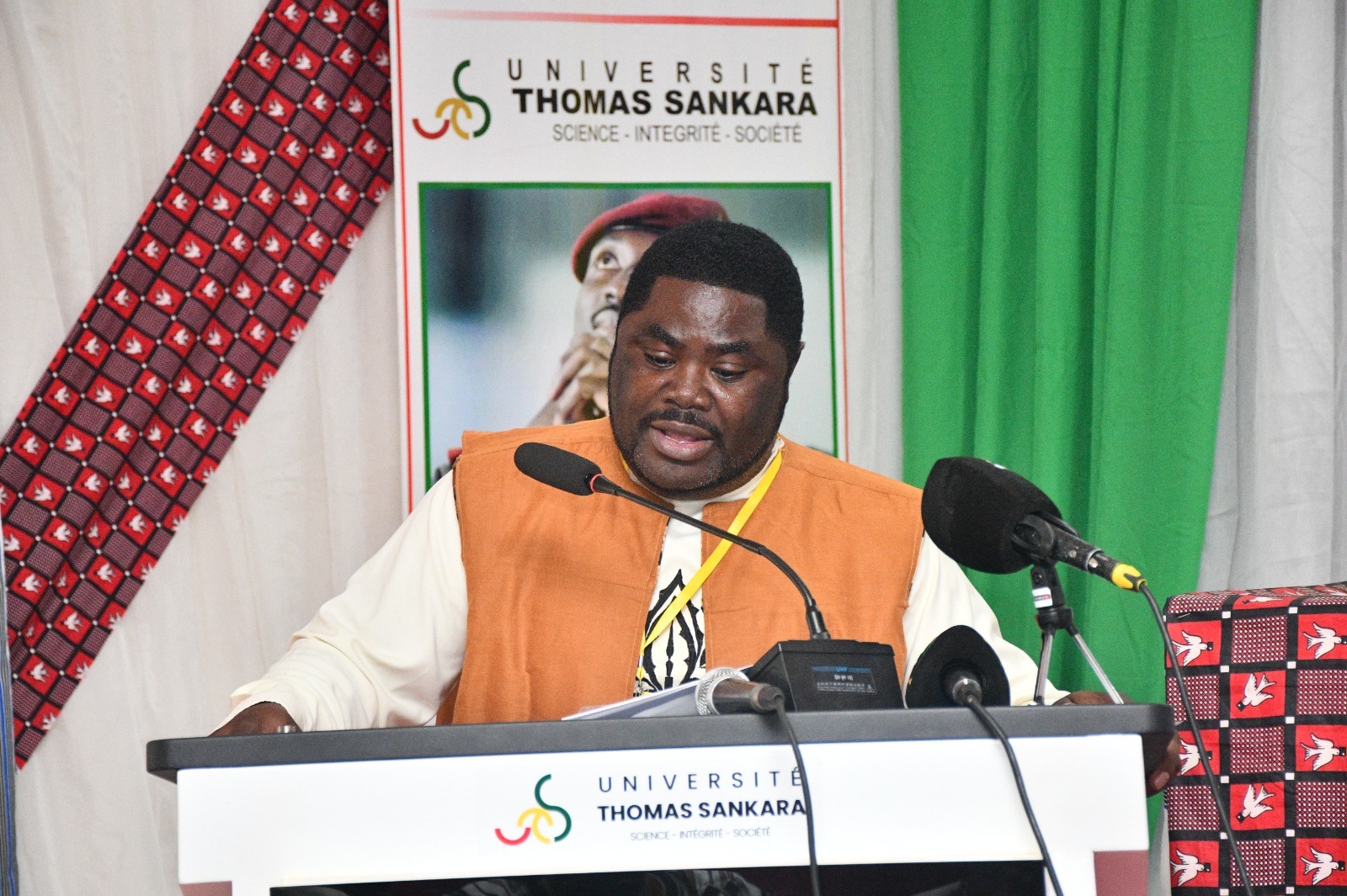 Une allocution à l’Université Thomas Sankara pendant ACIAM 2026. Photographie fournie par l’ASIAM.